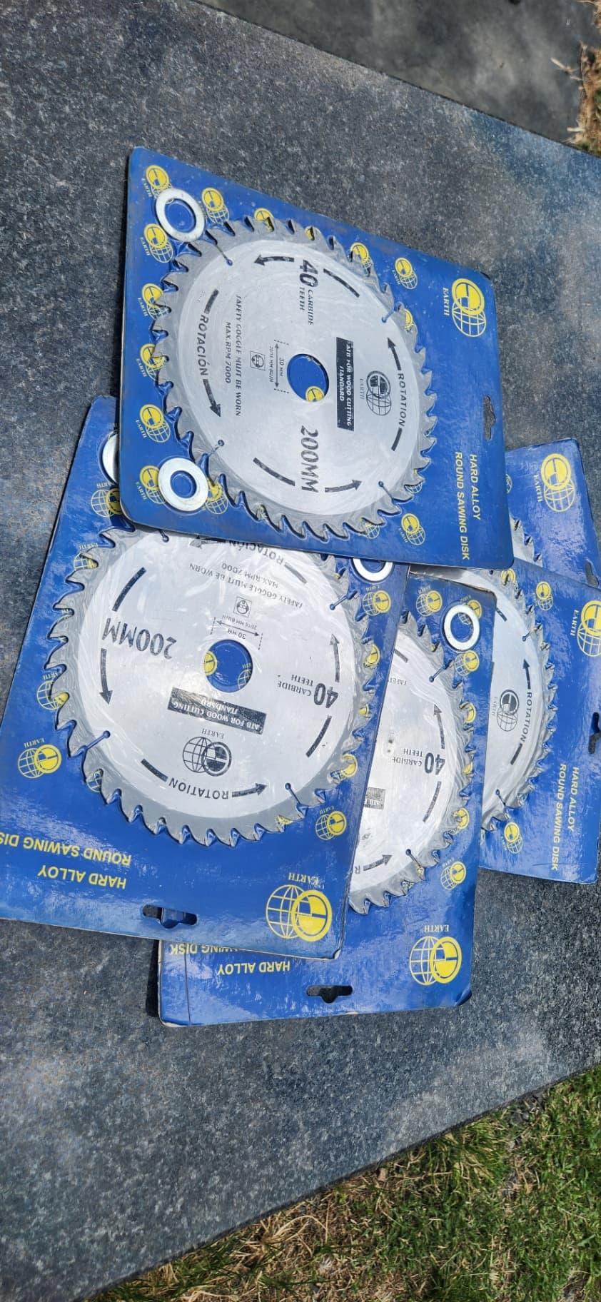 Lot saw blades