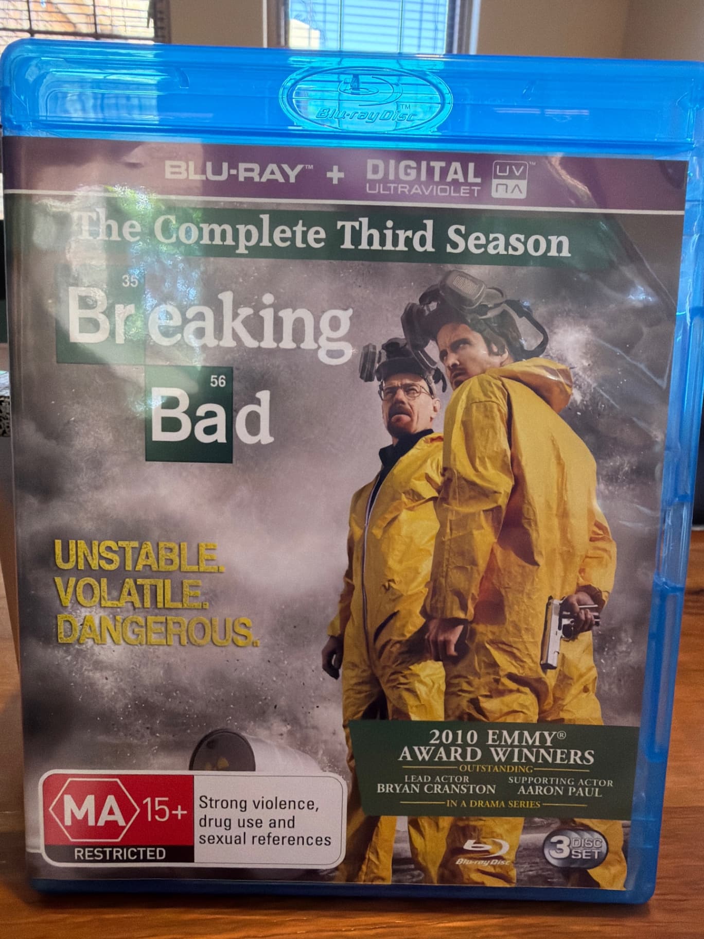 BREAKING BAD - The Complete Series - Limited Edition Heisenberg Tin (Blu-Ray) - image 6
