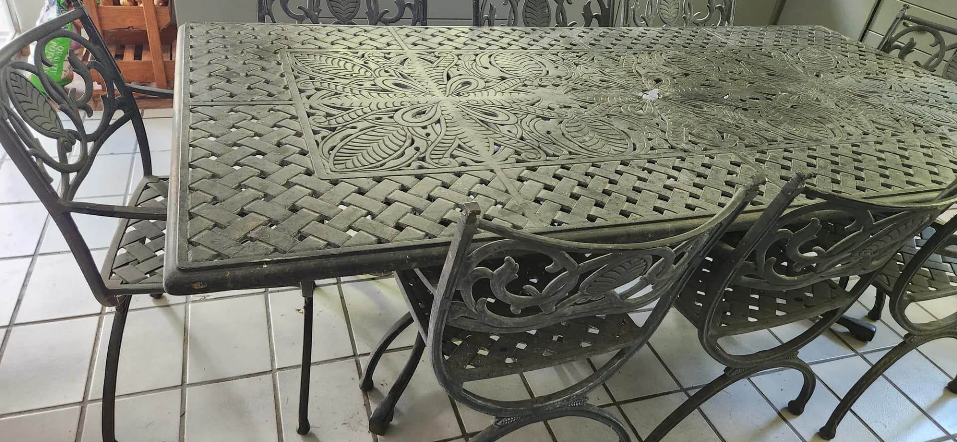 8 seater aluminum table & chairs