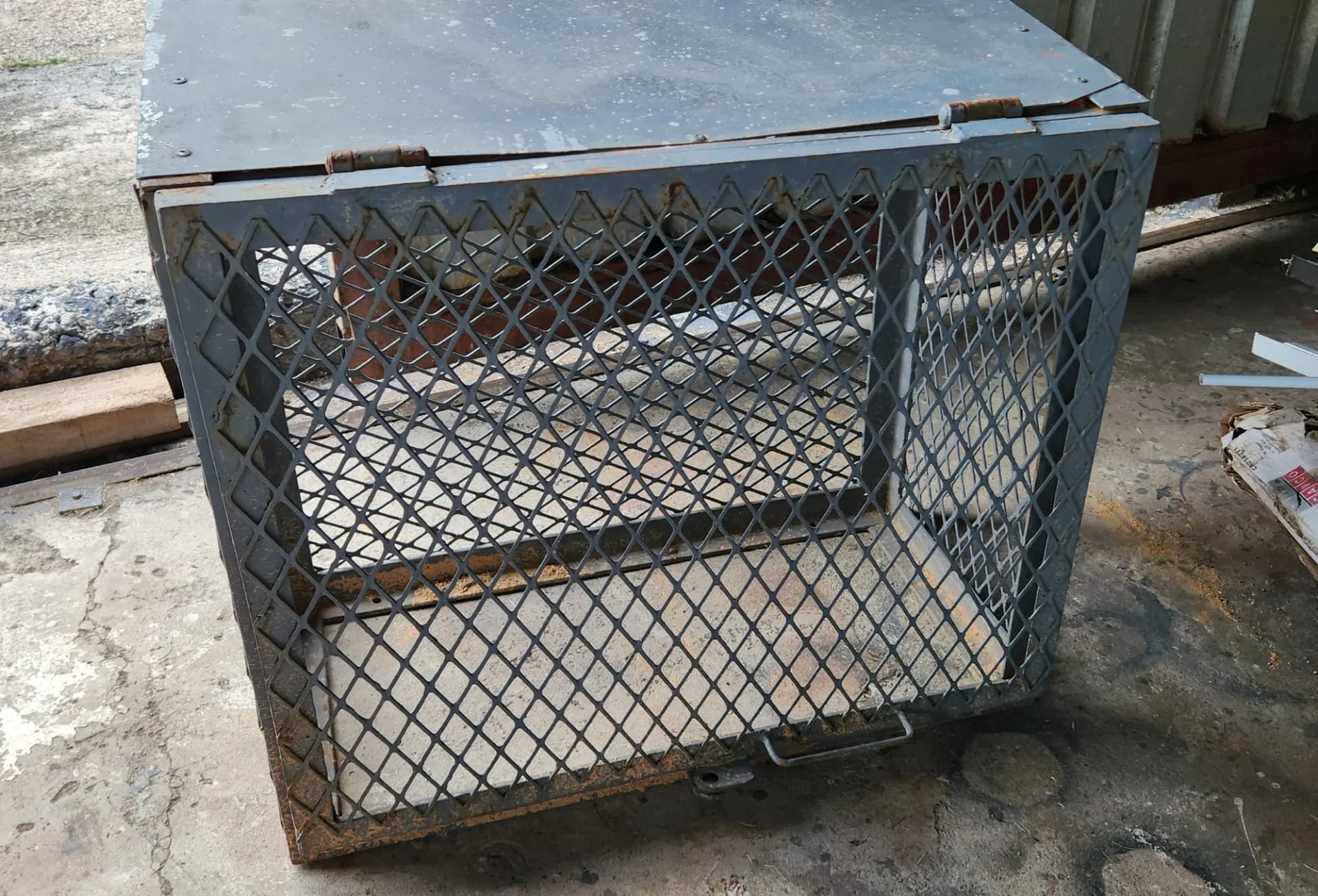 Steel lockable cage
