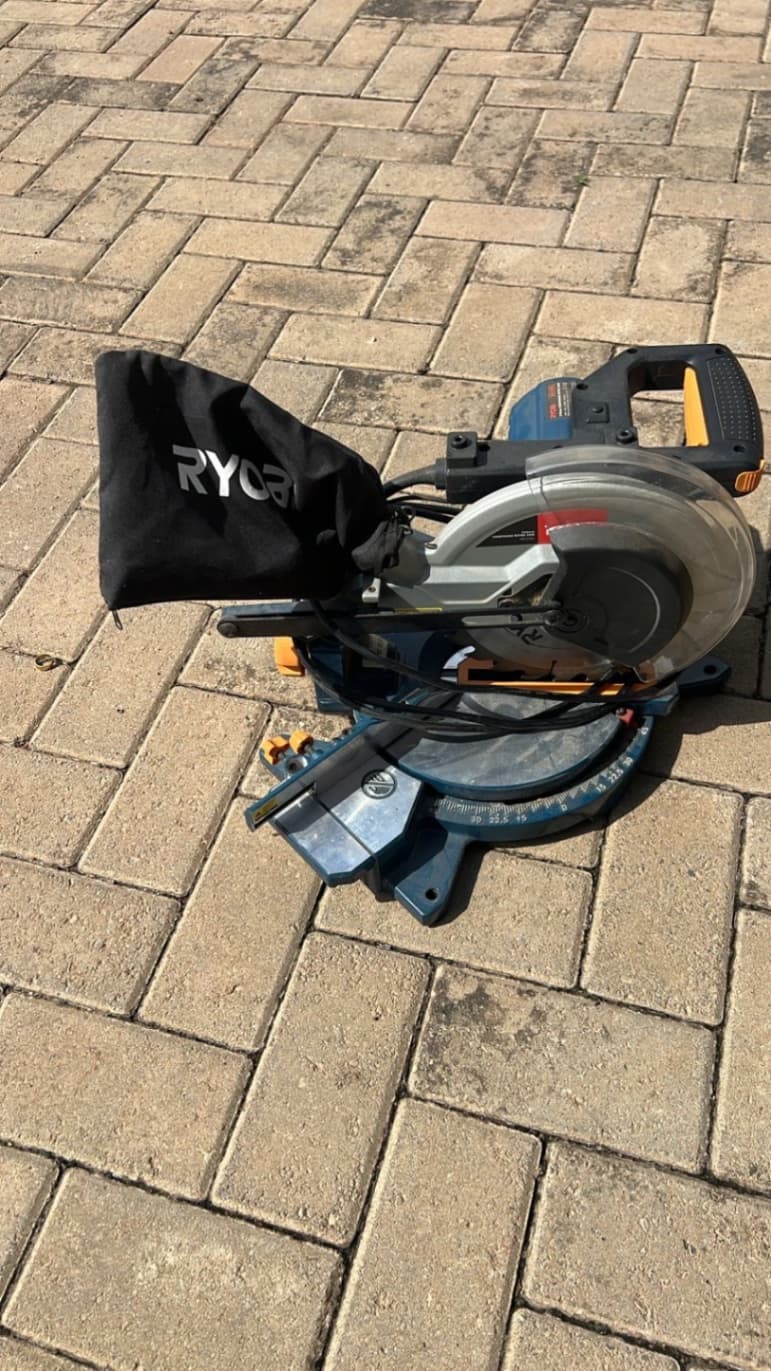 RYOBI - MS210 Mitre Saw