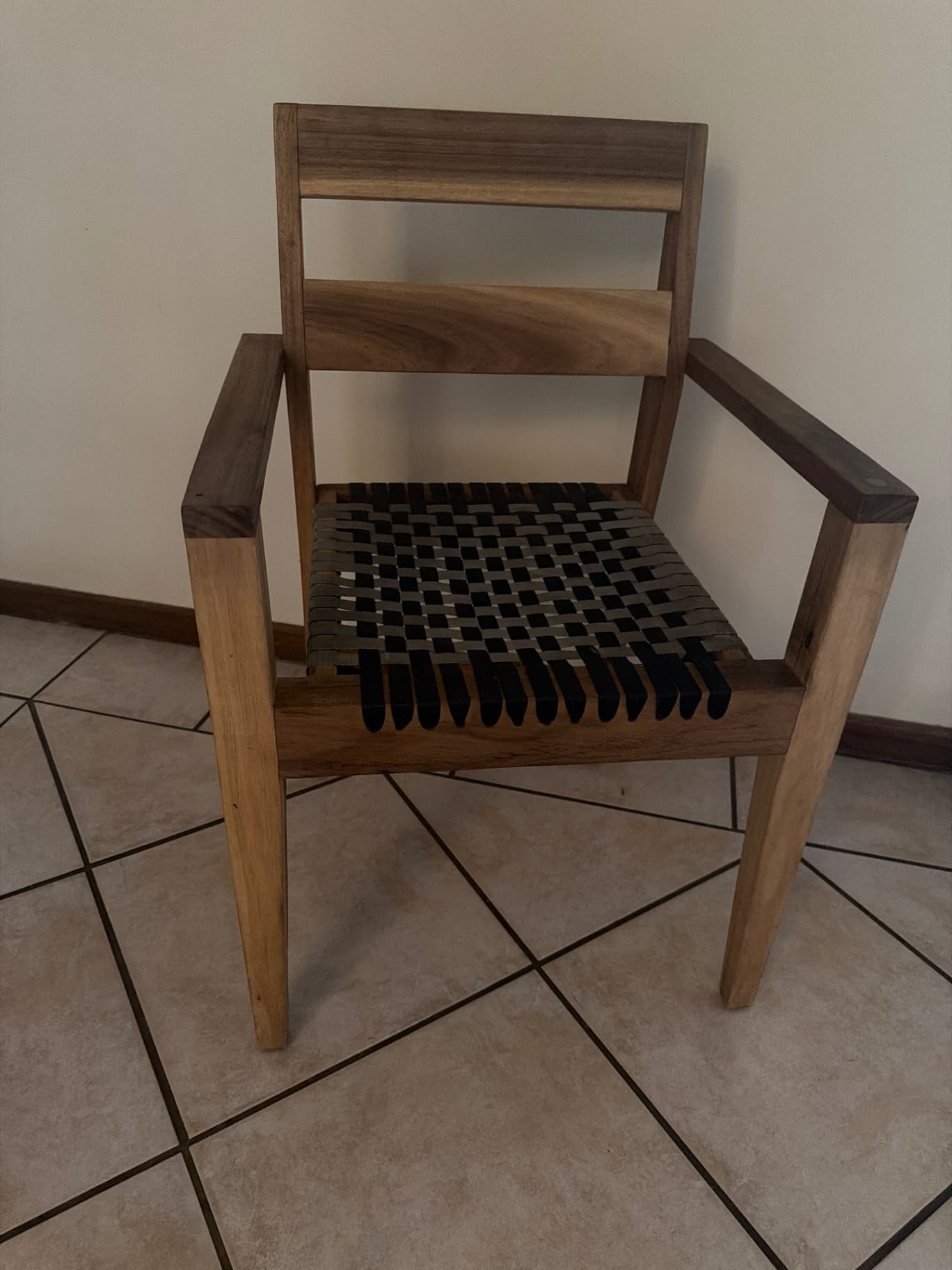WOODEN CHAIR