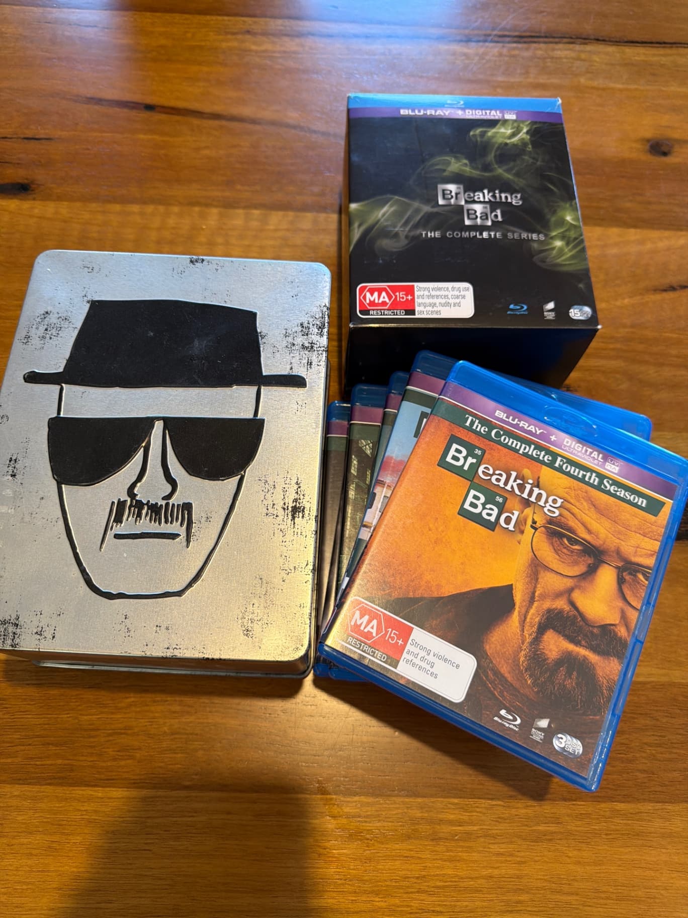 BREAKING BAD - The Complete Series - Limited Edition Heisenberg Tin (Blu-Ray)